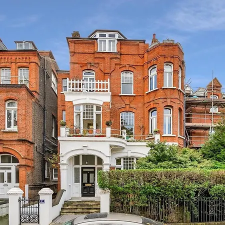 Luxury Kensington Flat - Private Garden - Tube 4 Min Walk Apartment *
