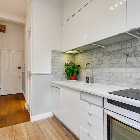 Luxury Kensington Flat - Private Garden - Tube 4 Min Walk London