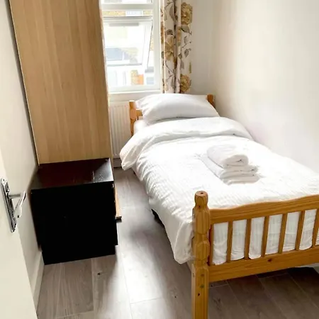 Cosy Single In A Shared
