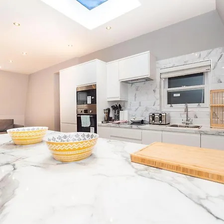 Apartment Modern Two-bedroom In Paddington London
