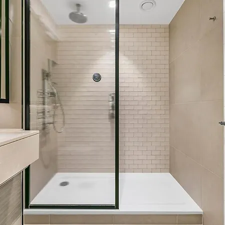 Apartamento Luxurious Modern In *