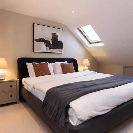 The Harlesden Haven - Stunning 4bdr With Garden *
