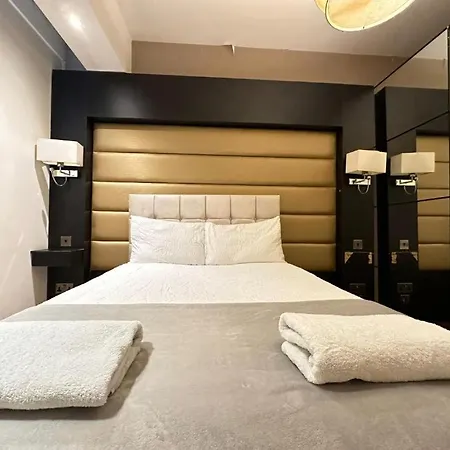 Park Lane Beautiful Family Apartment