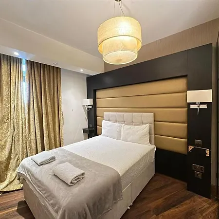 Park Lane Beautiful Family * London