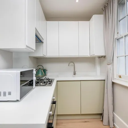Lovely Ground Floor 1bdr Flat, Notting Hill Apartment