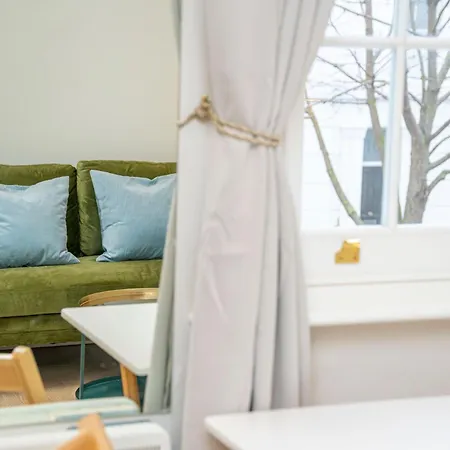 Lovely Ground Floor 1bdr Flat, Notting Hill *