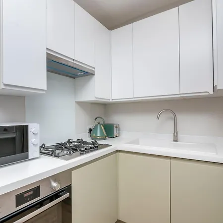 Lovely Ground Floor 1bdr Flat, Notting Hill * London