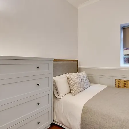 Luxury Kensington Flat - Private Garden - Tube 4 Min Walk Apartment London
