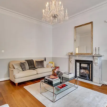 Luxury Kensington Flat - Private Garden - Tube 4 Min Walk *