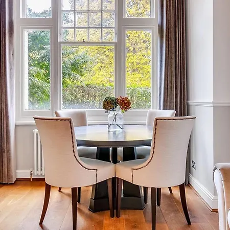 Luxury Kensington Flat - Private Garden - Tube 4 Min Walk London