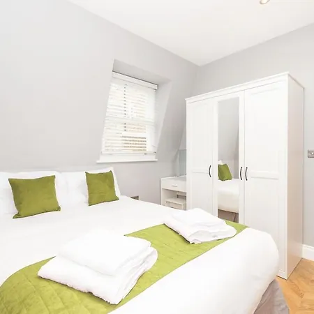 Modern Two-bedroom In Paddington *