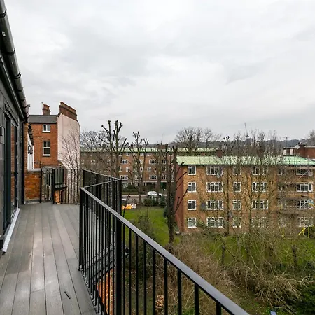 Fairhazel Gardens Apartment *