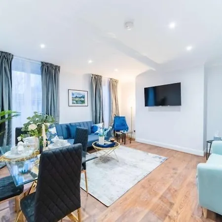 Modern 2-bed In West Kensington * London