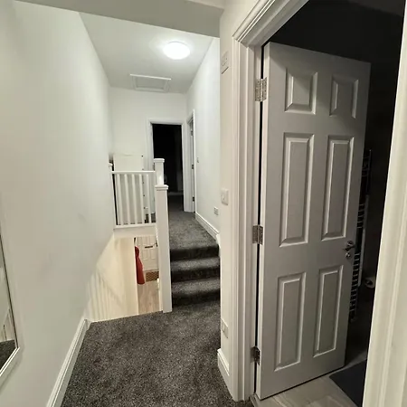 Modern 3 Bed Near Excel-big Ben Holiday home *