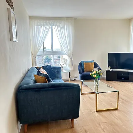 Apartment Barnes Flat, 2bed 2bath, Parking, Breakfast *