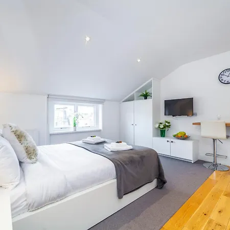 Amazing Modern Studio, Prestigious Paddington Apartamento Londres