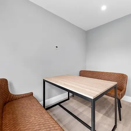 Apartment Luxury 4br - Near Wembley, Heathrow & London Perivale