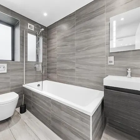 Apartment Luxury 4br - Near Wembley, Heathrow & London *
