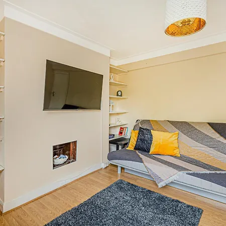 Charming 2br With Communal Garden In Acton Apartment *