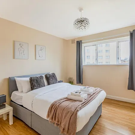 Charming 2br With Communal Garden In Acton Apartment
