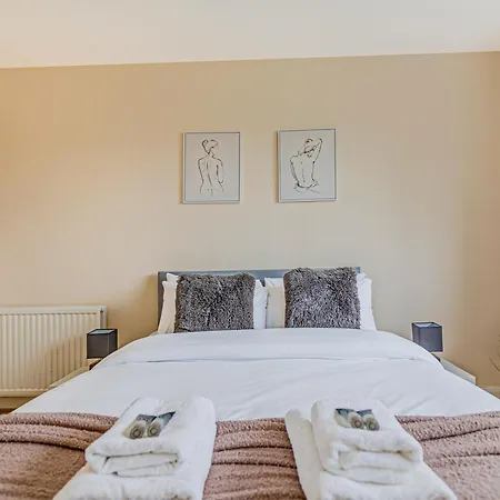 Charming 2br With Communal Garden In Acton Apartment *
