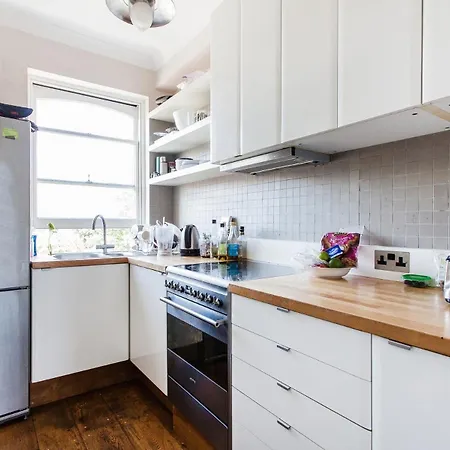 3 Bedroom Spacious And Bright *