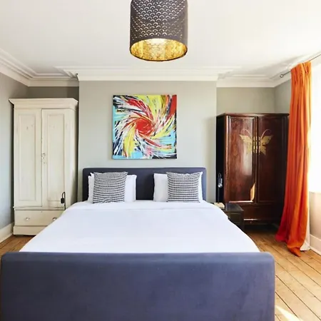 Stylish 3br With Private Patio In Maida Vale Apartment