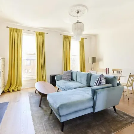 Apartment Stylish 3br With Private Patio In Maida Vale *