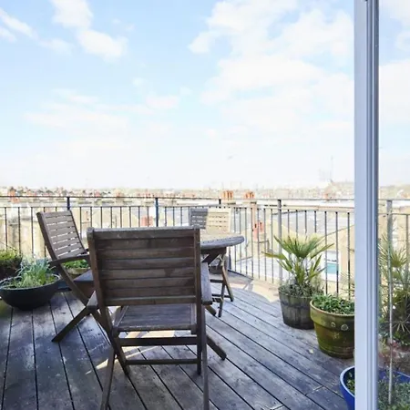 Stylish 3br With Private Patio In Maida Vale Apartment