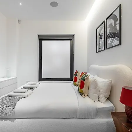 Vesto Stylish Split Level 1-bed Apt King's Cross Apartment *