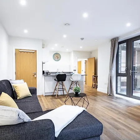 Modern New-built 1 Bedroom In Heart Of Ldn London