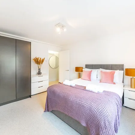 Berryland 11 By Artsy Apartment