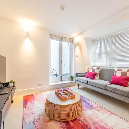 Apartment Berryland 11 By Artsy London
