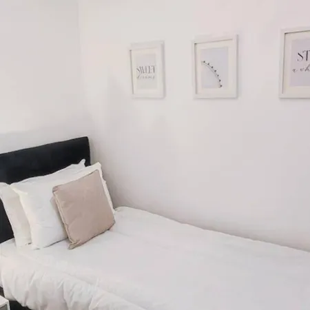 Spacious 2-bedroom In Canary Wharf