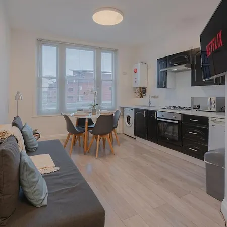 Comfy 1 Bed Flat In Sleeps 3 Apartment