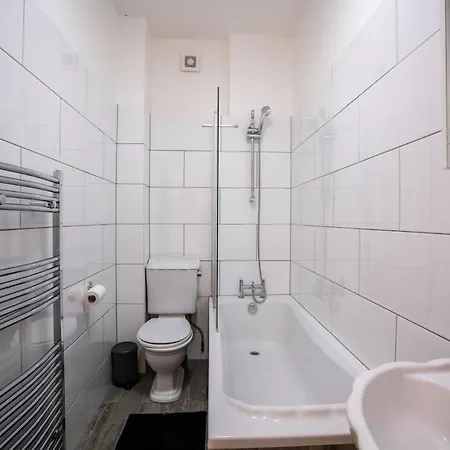 Apartment Comfy 1 Bed Flat In Sleeps 3 London