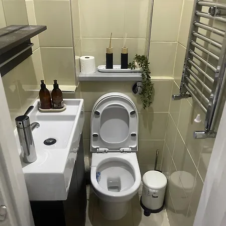 Willoaks Apartment
