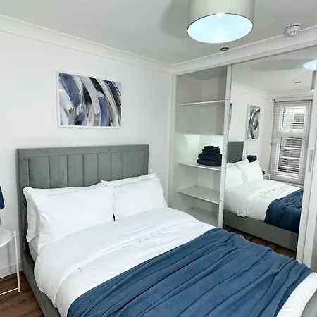 Apartment Cosy 2 Bedroom Modern London