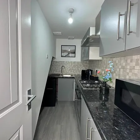 Cosy 2 Bedroom Modern