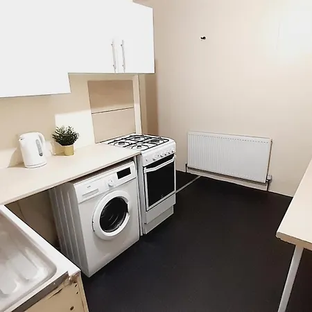 Shared House E11 * London
