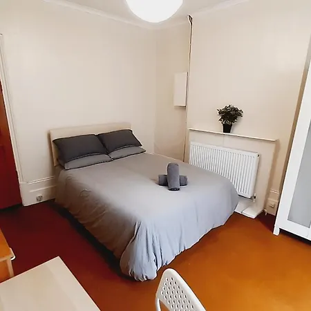 Shared House E11 Homestay