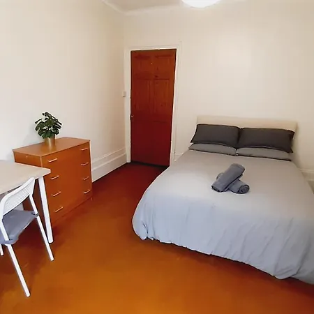 Homestay Shared House E11 *