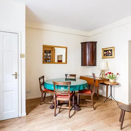 Cosy Pimlico Retreat Apartment