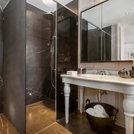 Holiday home Luxurious Mews House In Pavilion Road - 3 Bedroom *