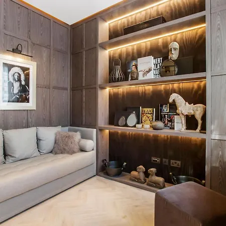 Luxurious Mews House In Pavilion Road - 3 Bedroom *