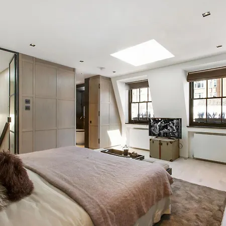 Luxurious Mews House In Pavilion Road - 3 Bedroom Holiday home London