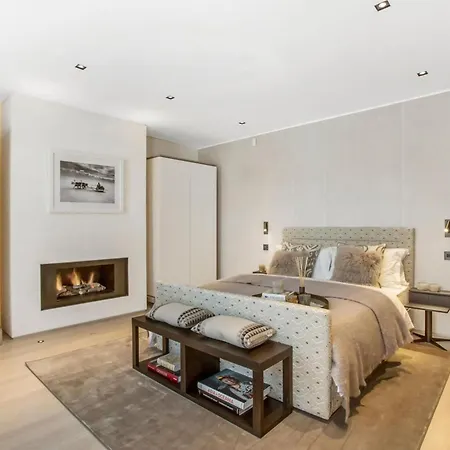 Luxurious Mews House In Pavilion Road - 3 Bedroom *