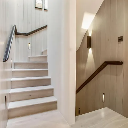 Holiday home Luxurious Mews House In Pavilion Road - 3 Bedroom *