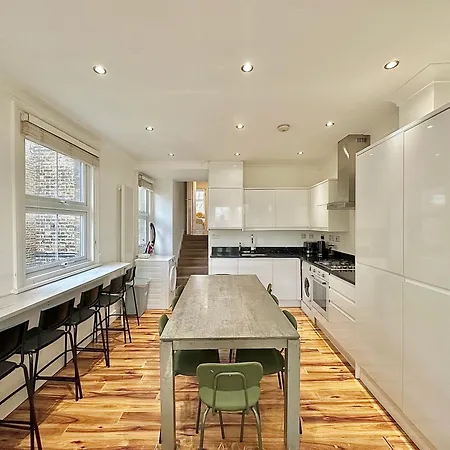 Clapham Apartment