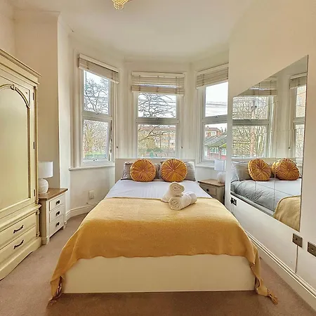 Clapham Apartment